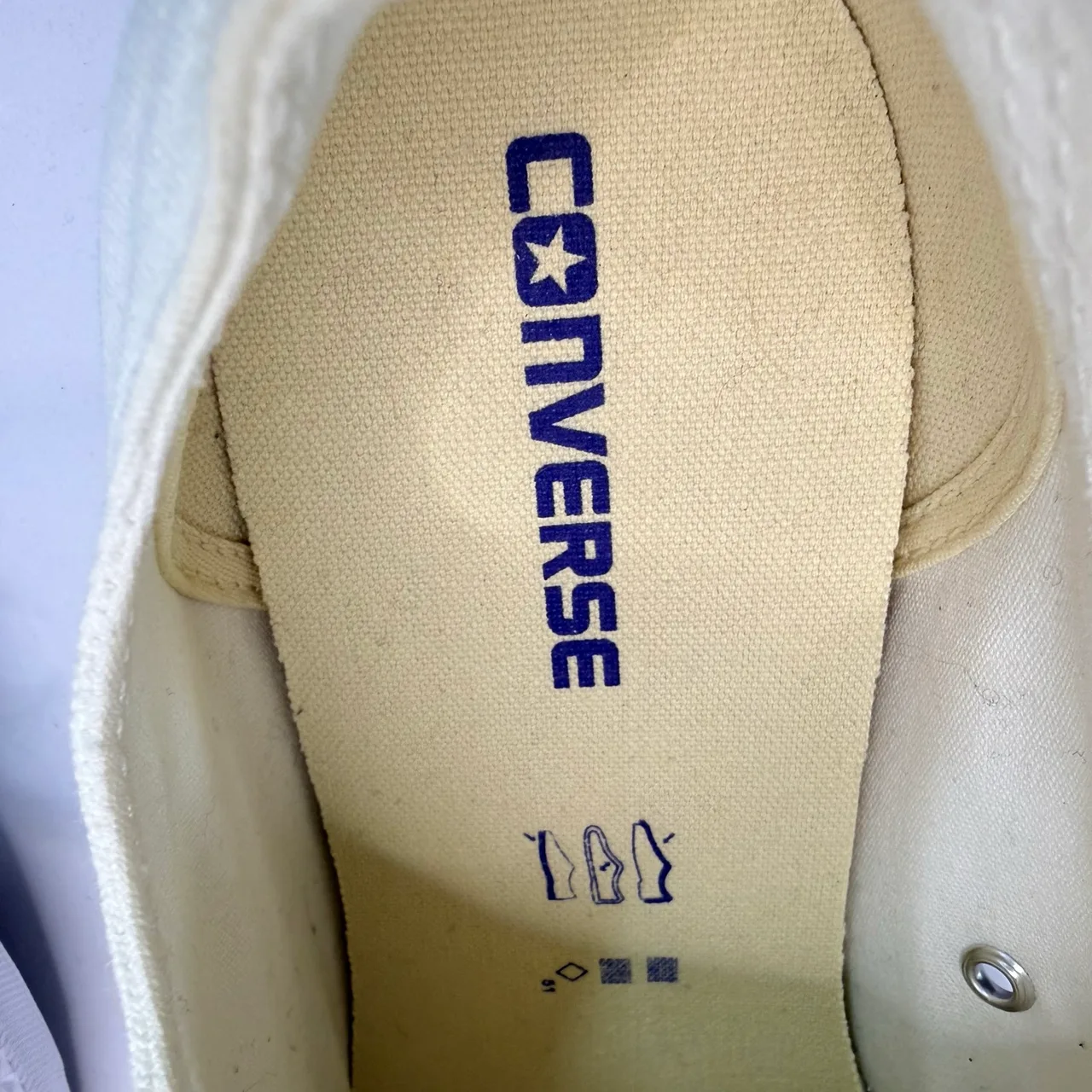 Converse Chuck Taylor All Star Low Top White Canvas Sneakers Unisex US 11/13 — photo 4