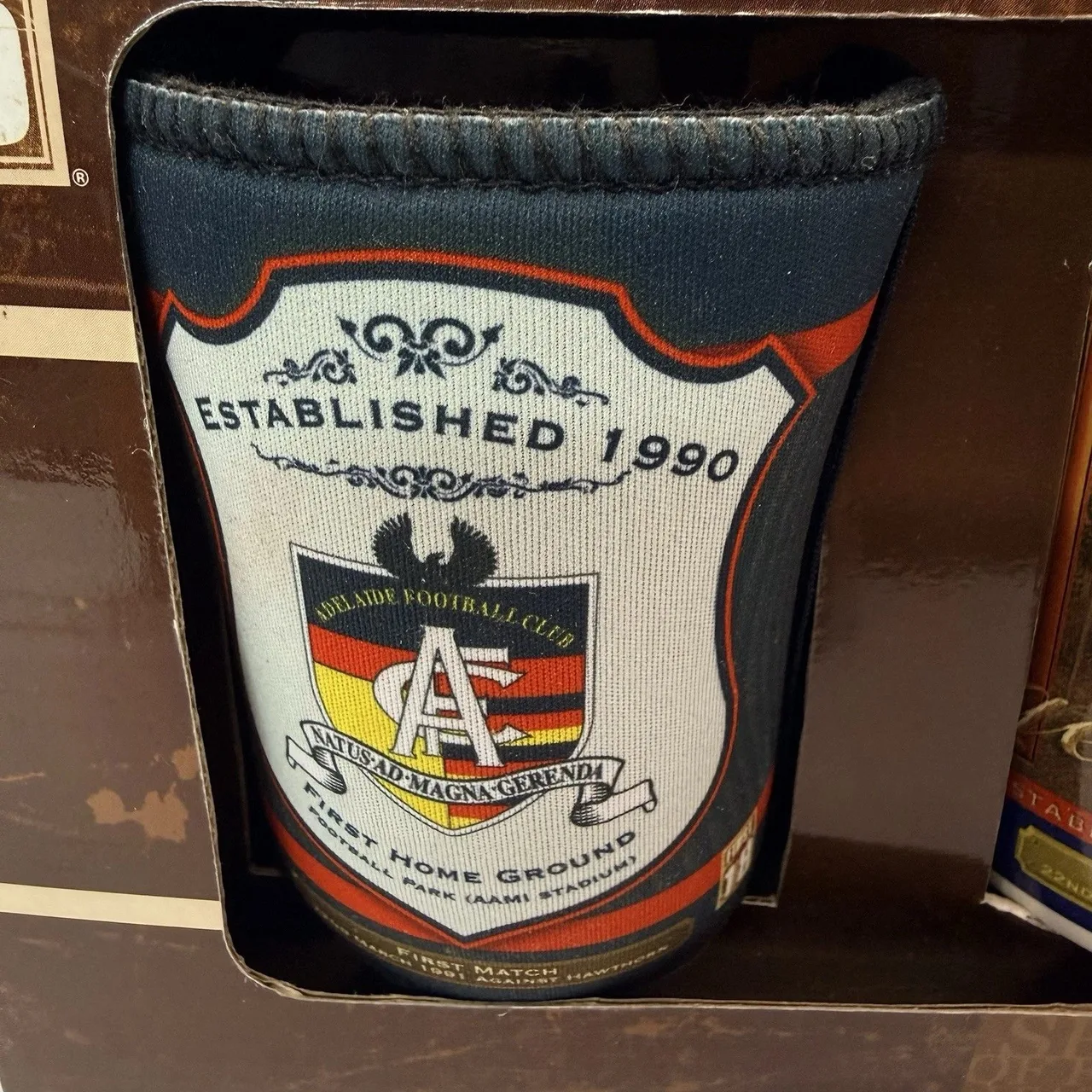 Adelaide Crows AFL Heritage Gift Pack Ceramic Mug & Can Cooler Stubby Holder — photo 4