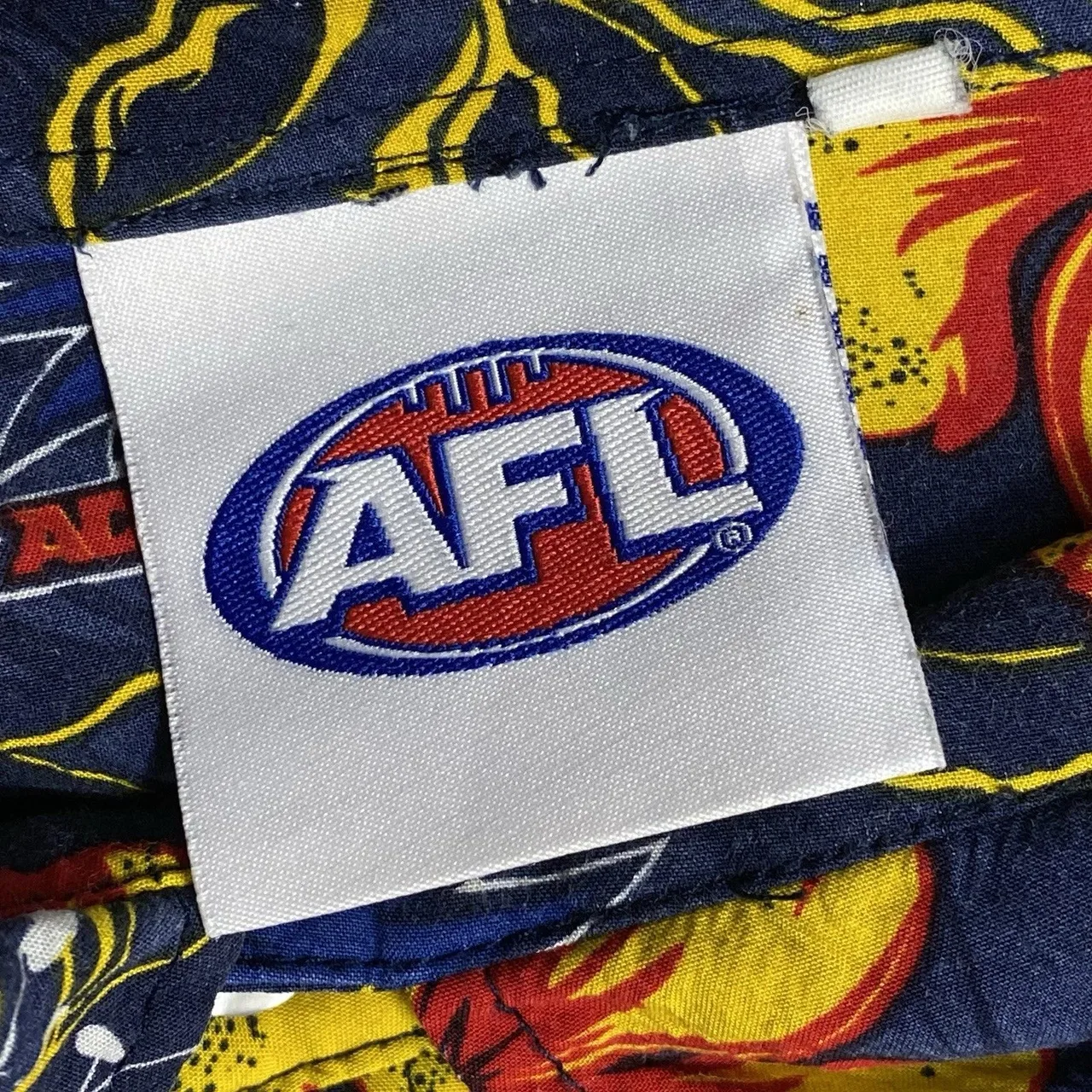 Adelaide Crows AFL Hawaiian Shirt Size 4XL Mens Floral Hawaiian Button Front — photo 5