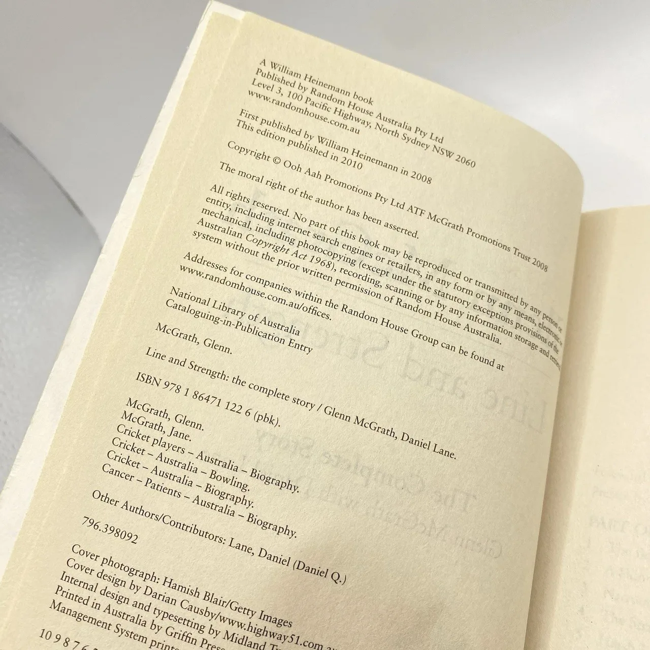 Line and Strength Glenn McGrath Book 2010 Edition Australian Cricket Biography — photo 3
