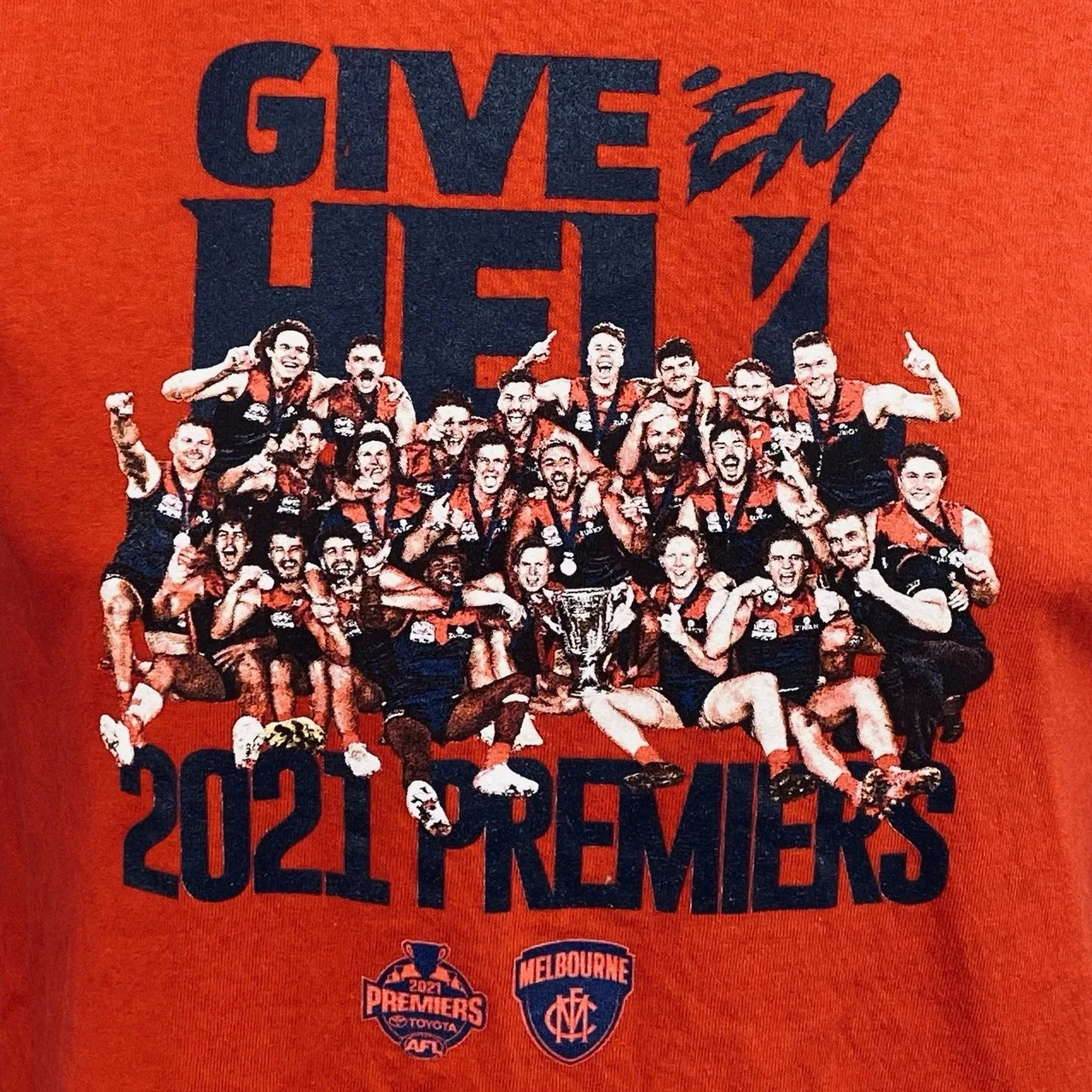 Melbourne Demons 2021 Premiers T Shirt Mens Medium Red AFL Give 'Em Hell — photo 3