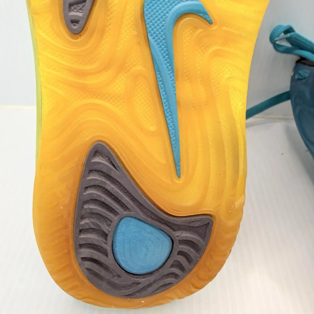 NIKE Air Max Hyperposite Men's US8 UK7 Tropical Teal Yellow — photo 4