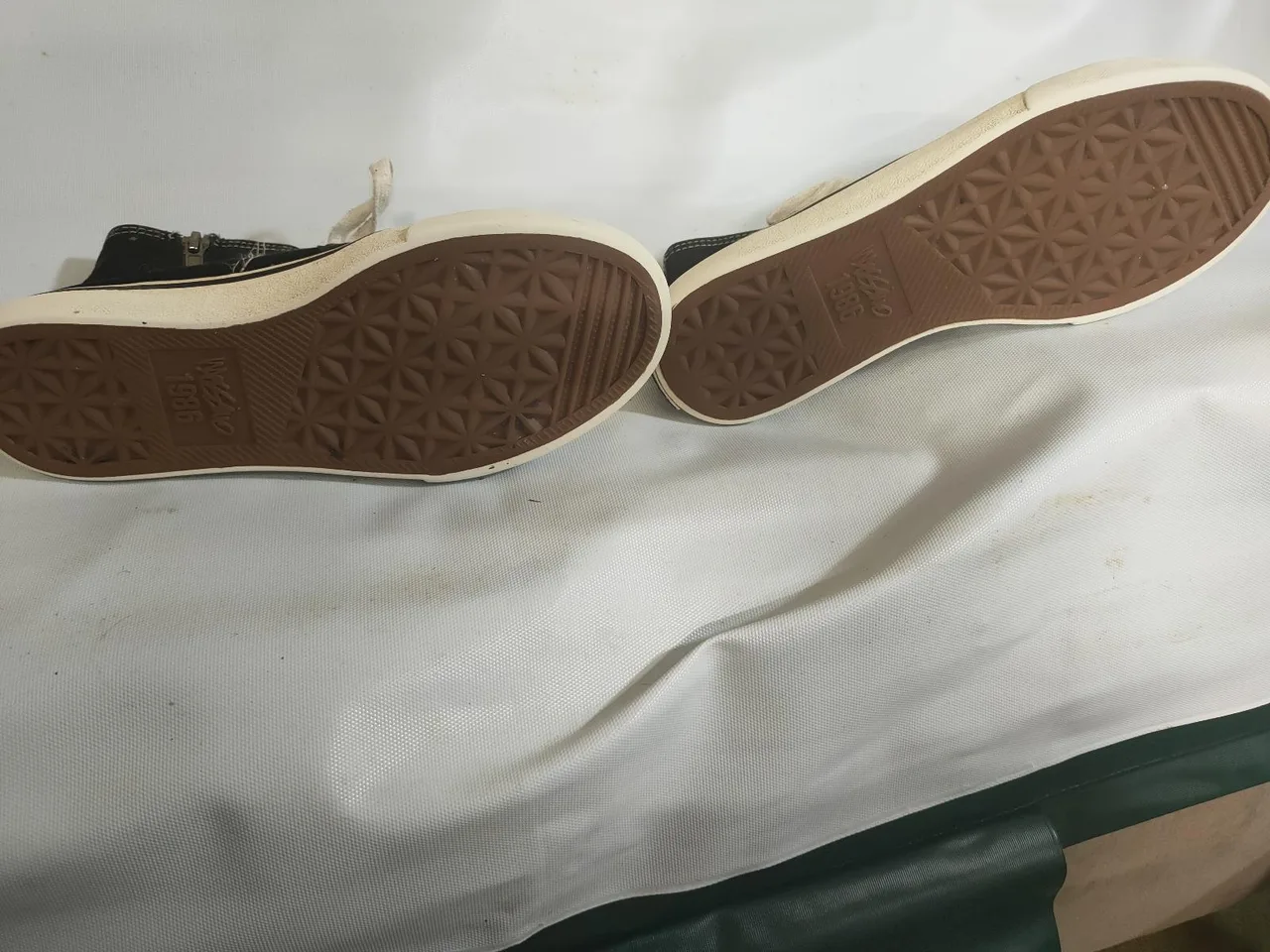 Mossimo zip side hitops — photo 3
