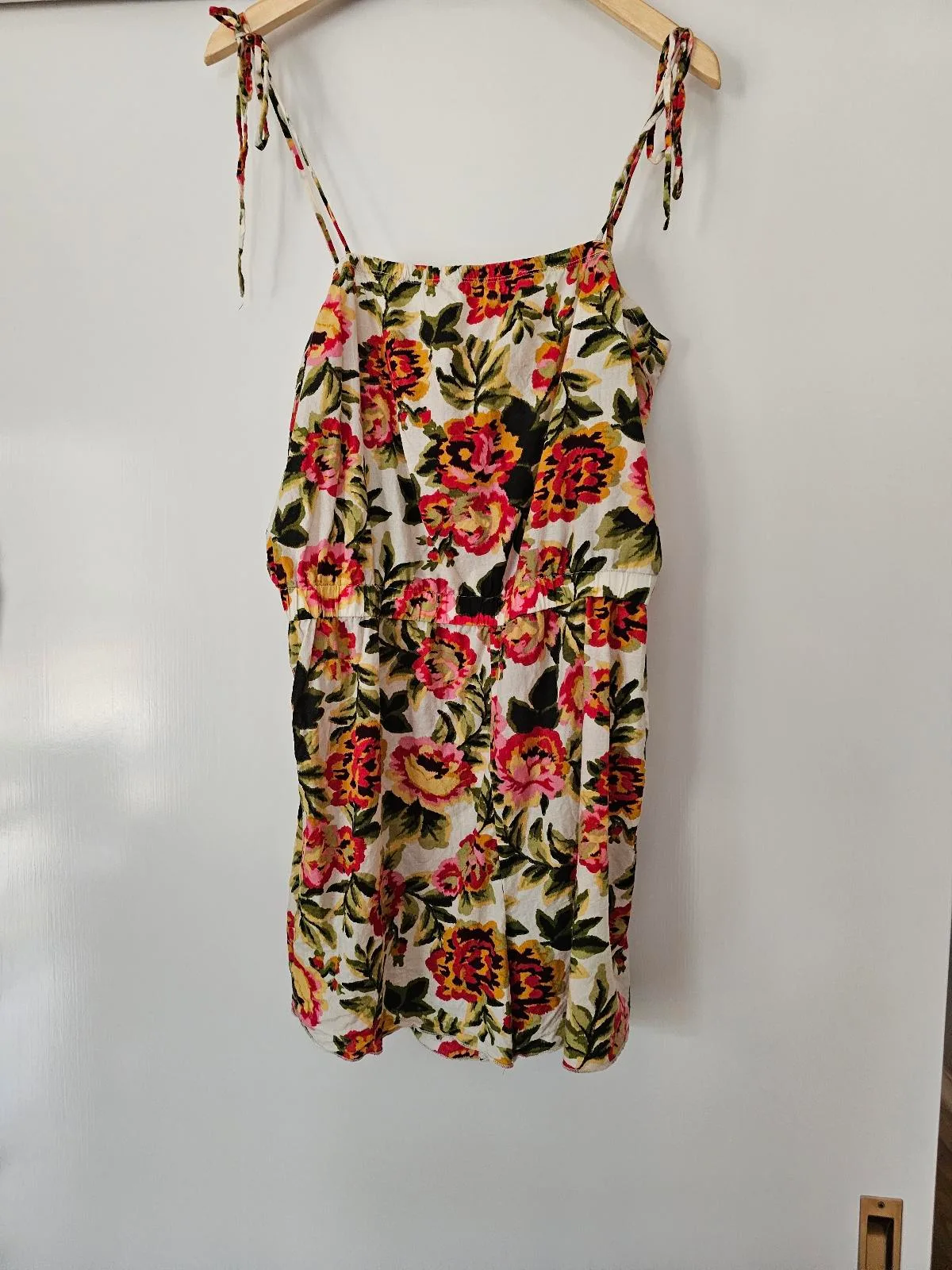 Floral camisole playsuit (or romper) from the brand Valleygirl. Size 10. — photo 2