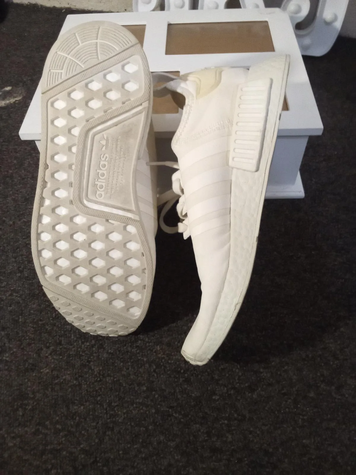 Adidas NMD r1 sneakers size9 AS NEW – photo 9
