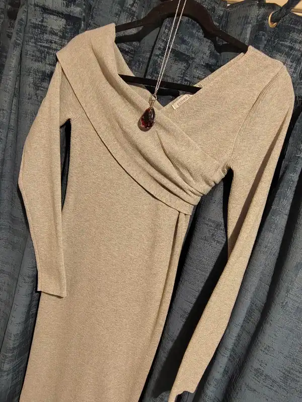 Esther &CO cowl neck knit midi dress. SizeXXS/XS