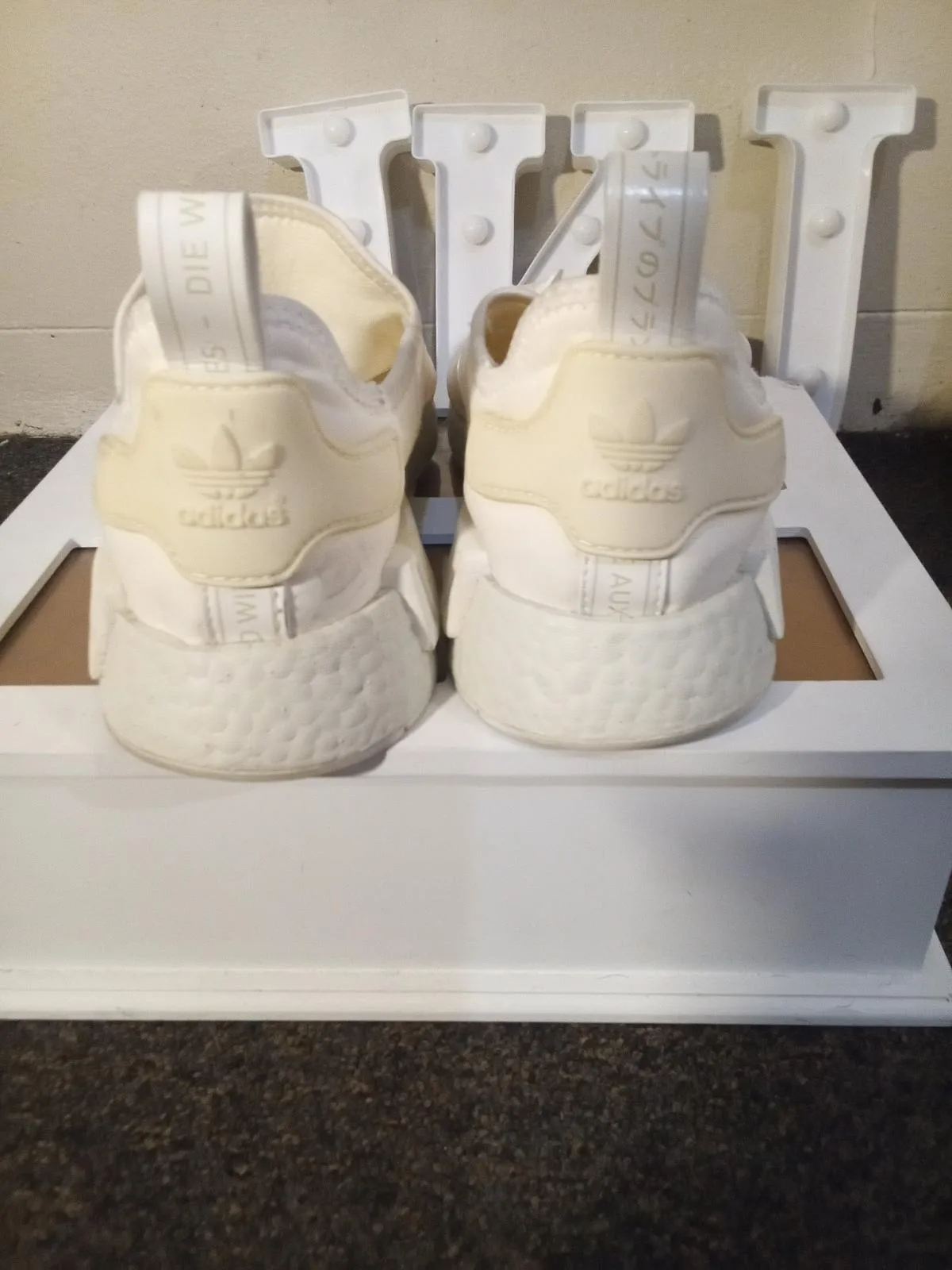 Adidas NMD r1 sneakers size9 AS NEW – photo 6