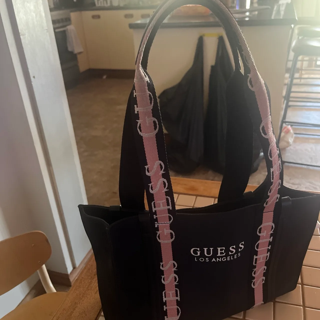 GUESS Los Angeles Tote Bag – Black with Pink Logo Straps – photo 2
