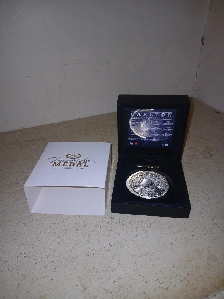 Carlton blues memorabilia make offers – photo 5