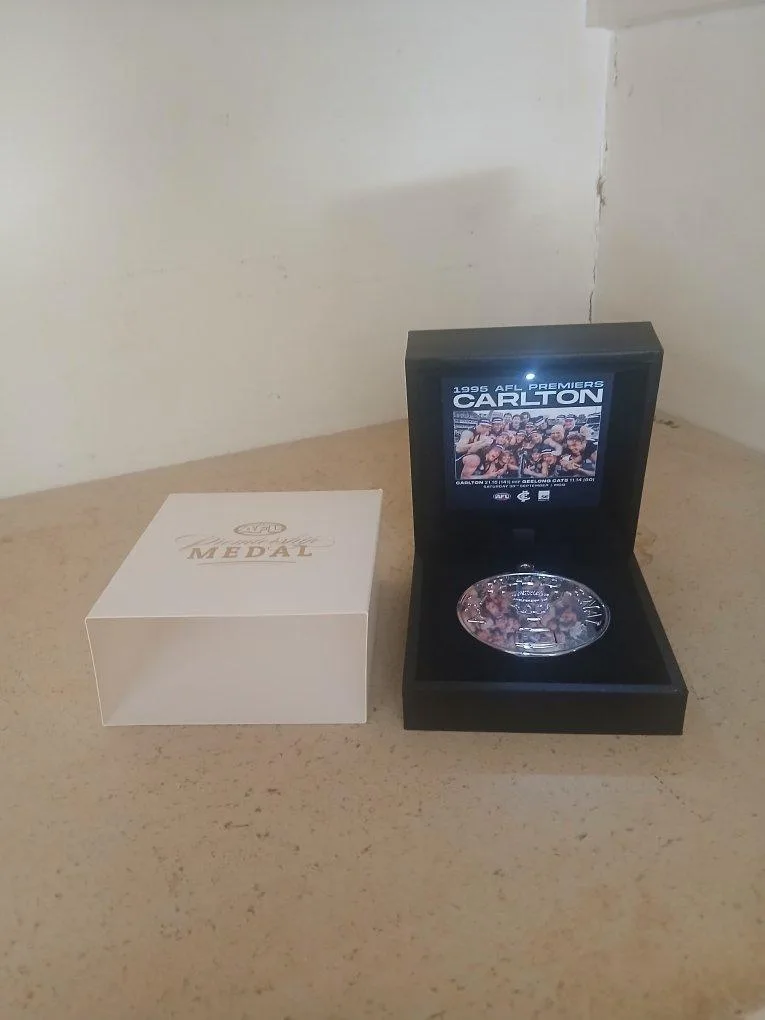 Carlton memorabilia – photo 3