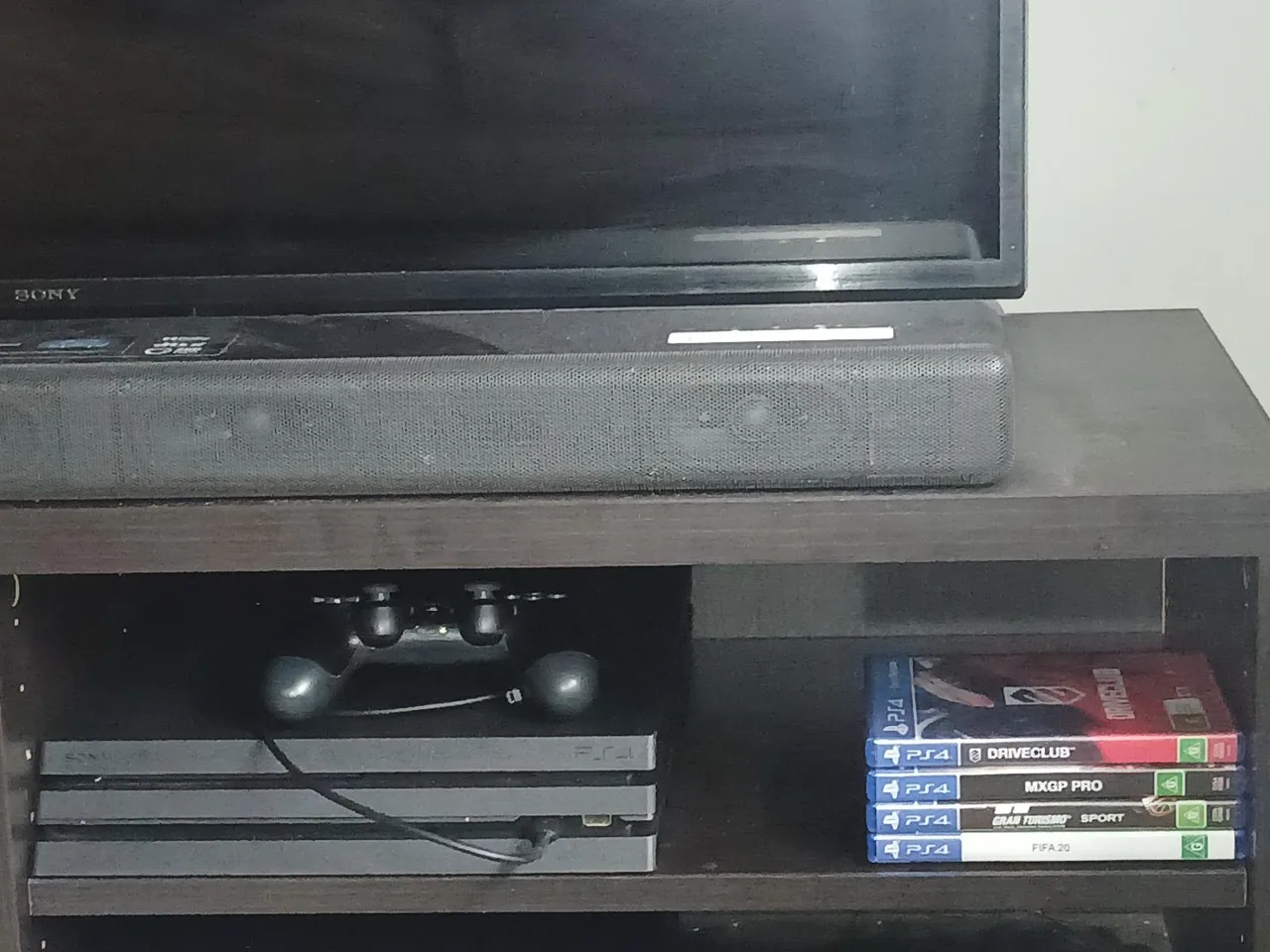 Sony ps4 playstation 4 pro 1Tb in box with 4 games – photo 2