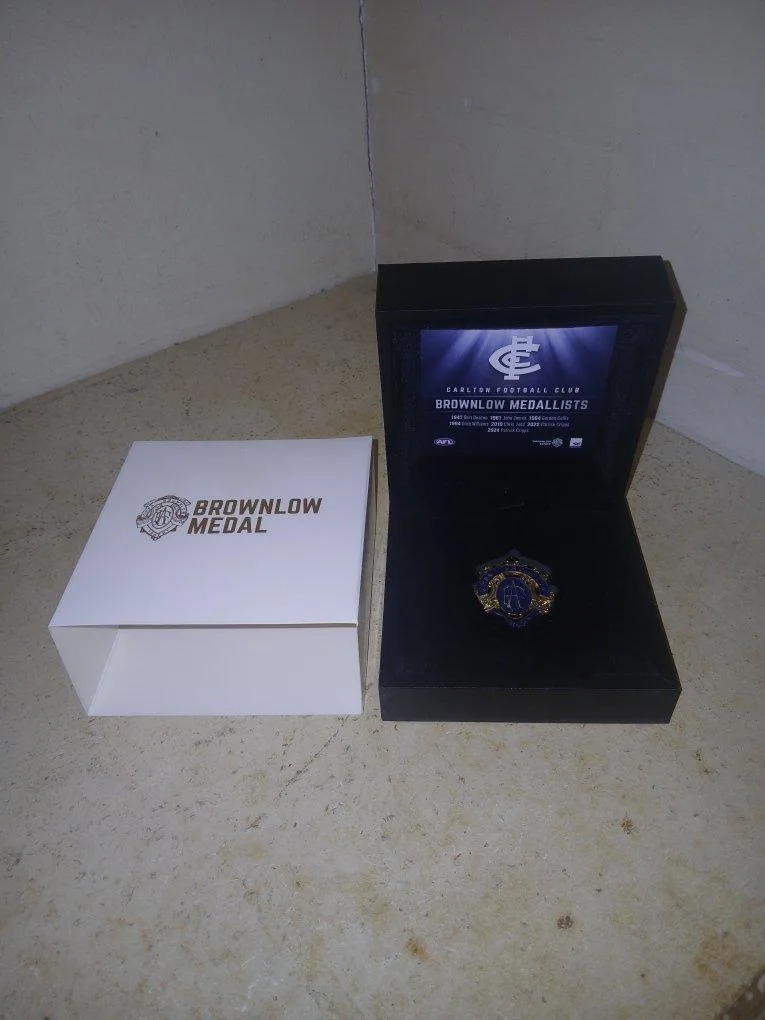 Carlton memorabilia – photo 5