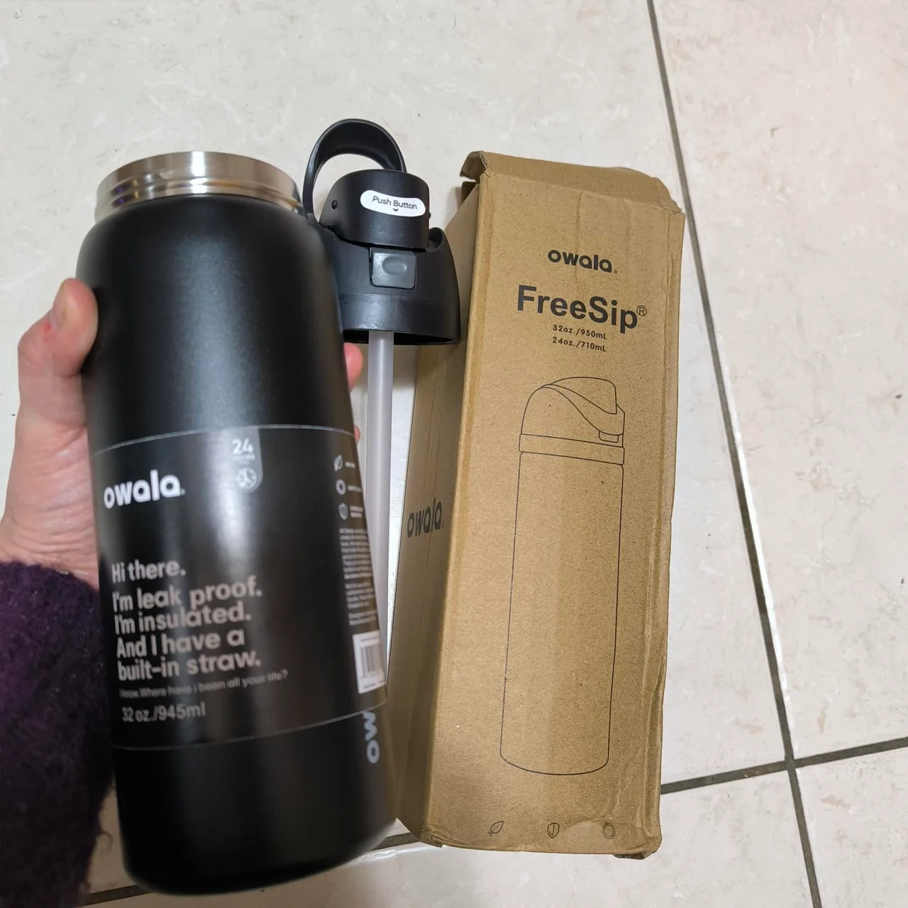 Owala black water bottle with built-in straw — photo 6