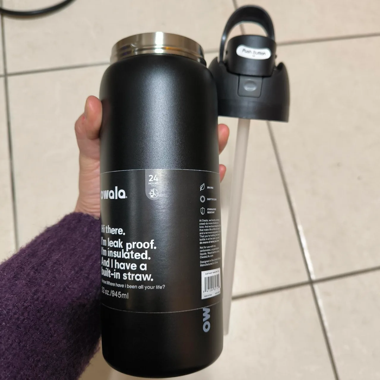 Owala black water bottle with built-in straw — photo 5