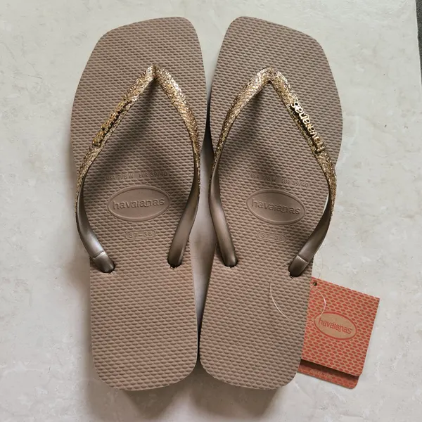 Havaianas Square Toe gold & brown flipflops