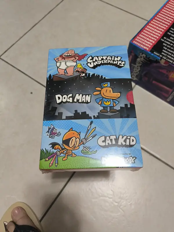 Captain Underpants and Dog Man graphic novel box set
