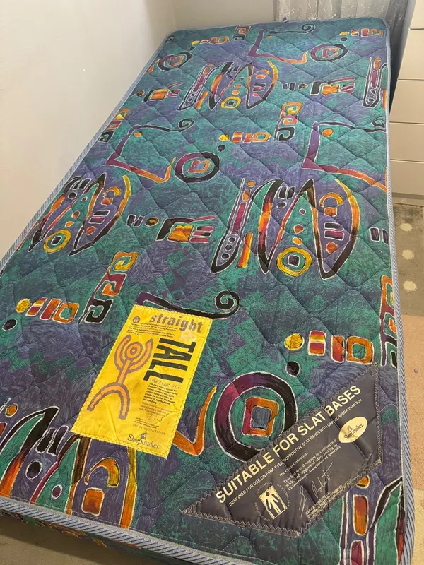 Single bed mattress