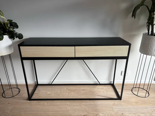 Console Table / Entry Table