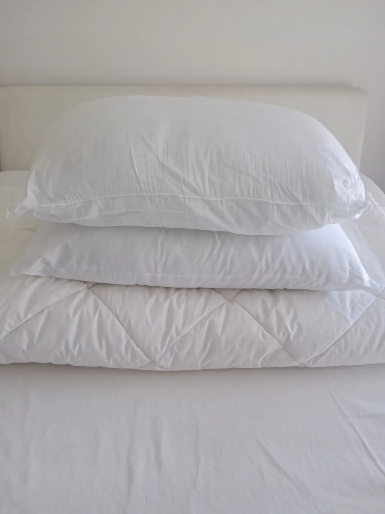DB Quilt set: Sheridan DB Quilt, x2 pillow covers. DB Quilt, x2 Pillows — photo 9