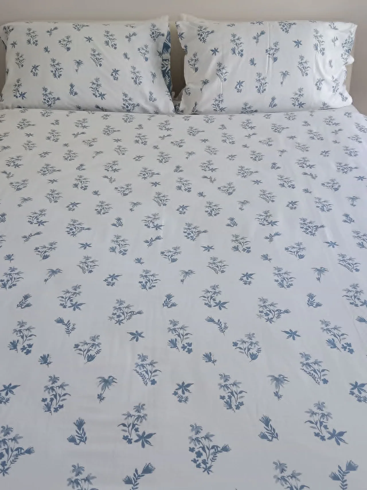 DB Quilt set: Sheridan DB Quilt, x2 pillow covers. DB Quilt, x2 Pillows — photo 4