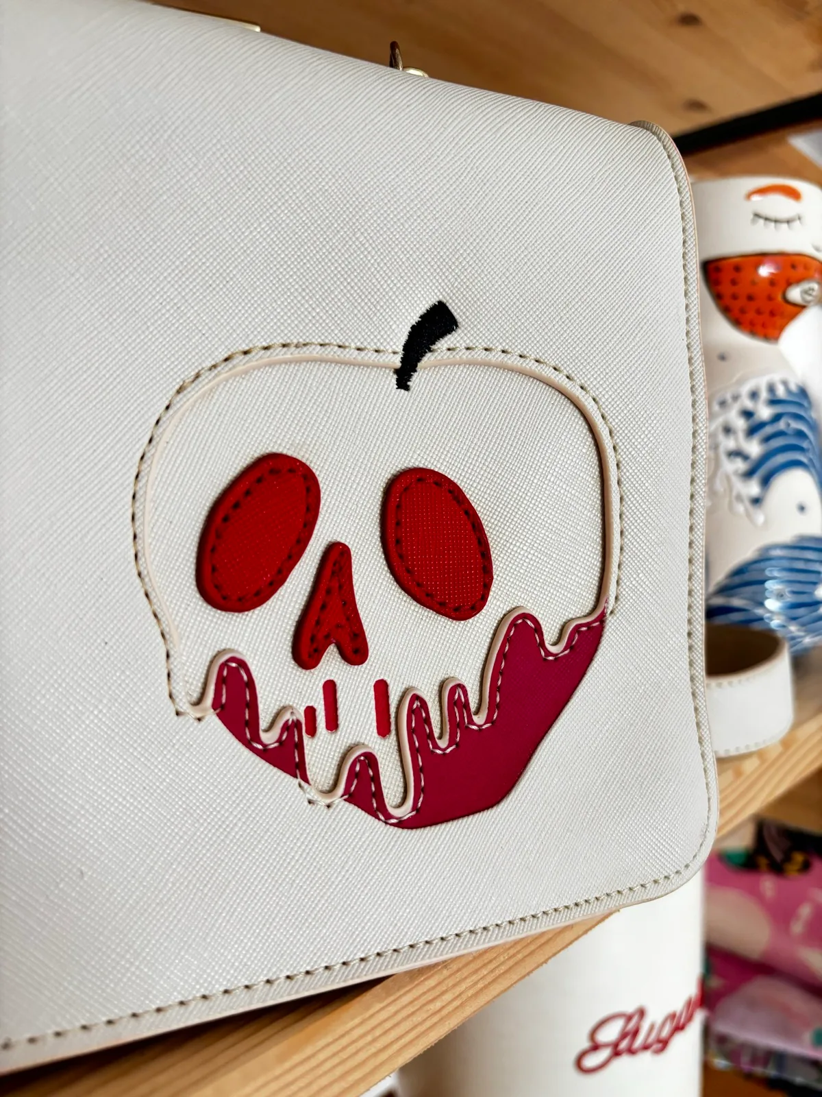 Loungefly Disney Snow White Just One Bite Cross Body Bag / Hand Bag — photo 2