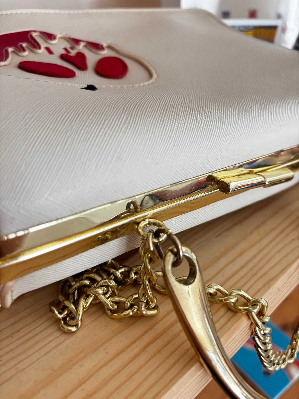 Loungefly Disney Snow White Just One Bite Cross Body Bag / Hand Bag — photo 8