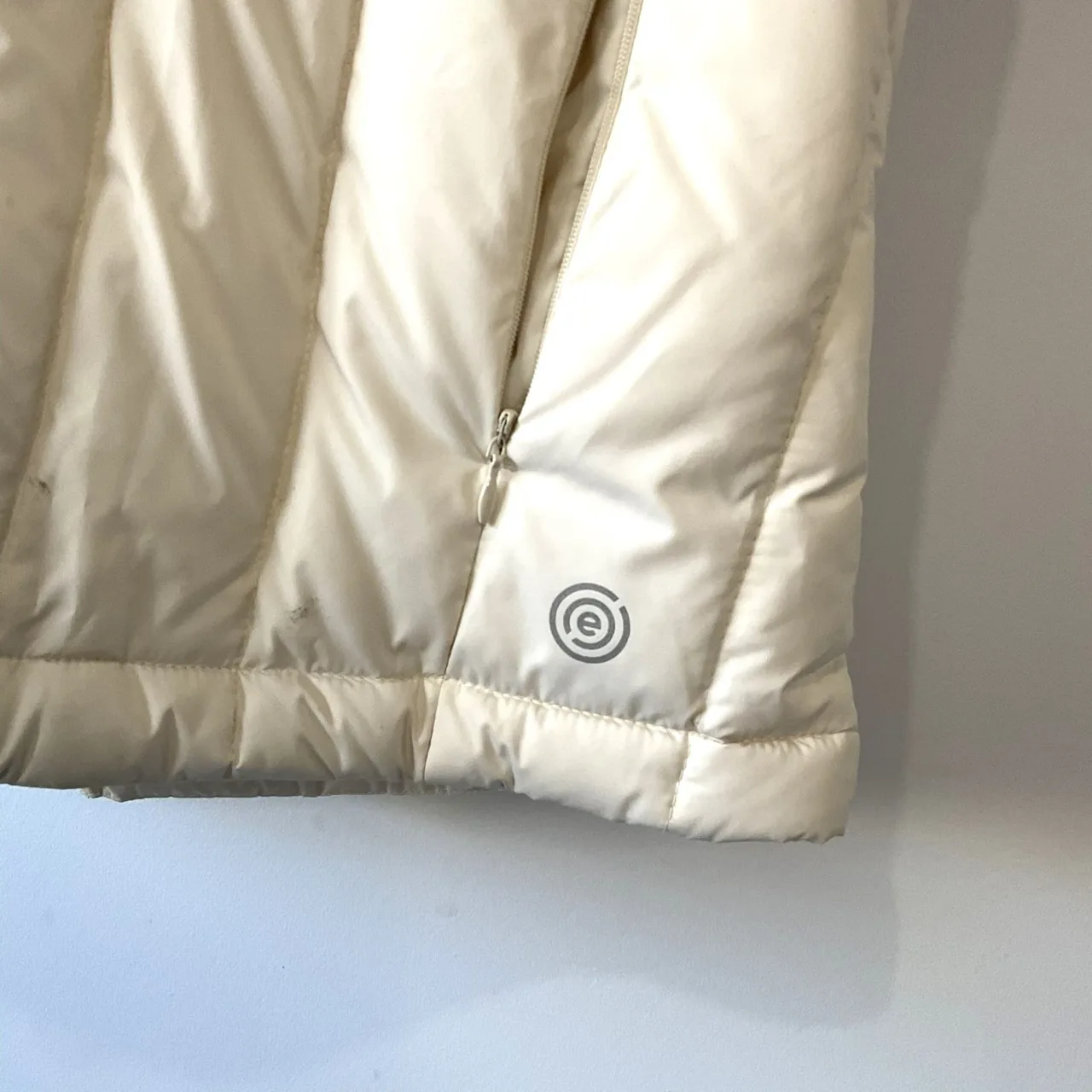 Outdoor Expedition Size 12 White Down Feather Hooded Windproof Puffer Vest — photo 2