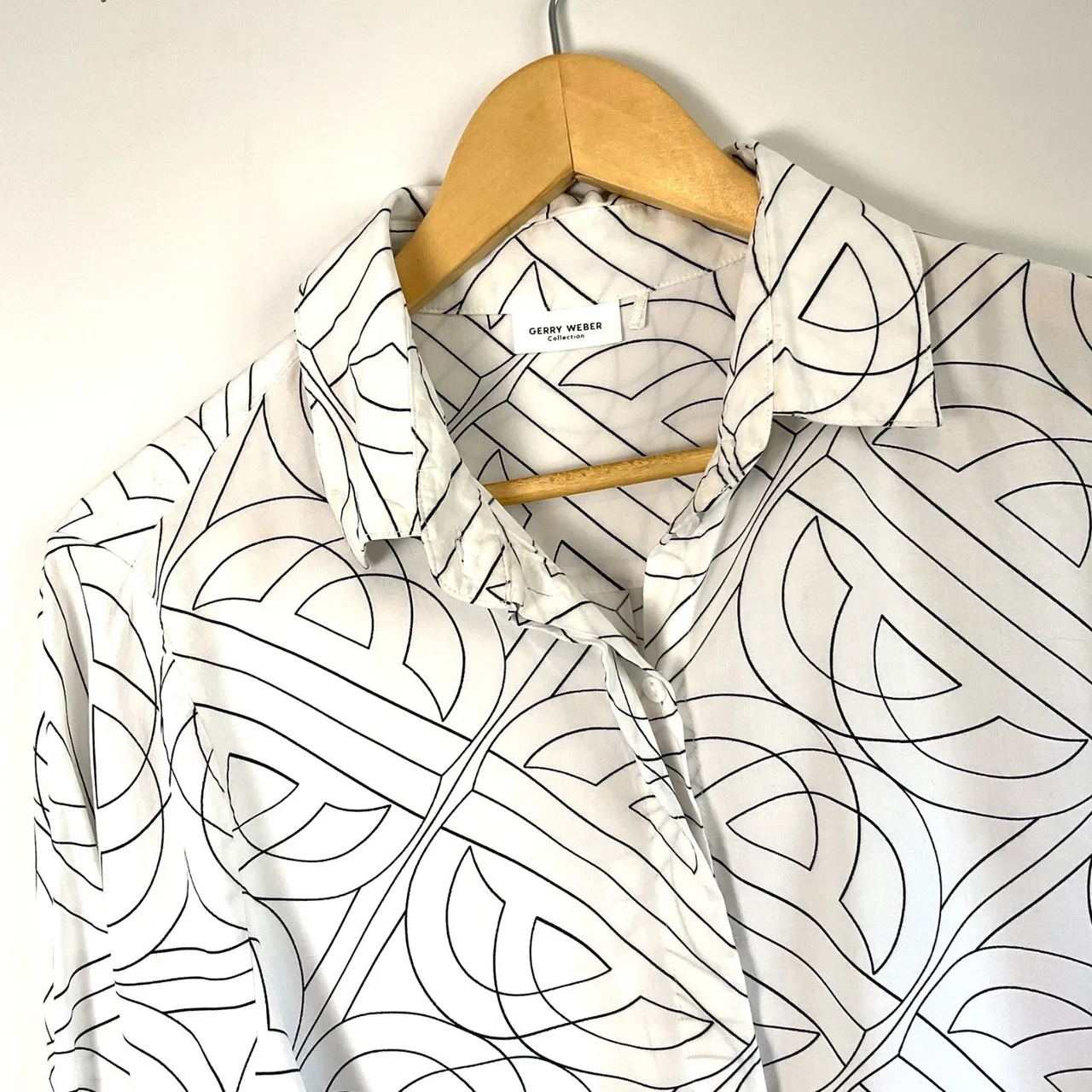 Vintage Gerry Weber Mod Arch Graphic Pattern Button Up Blouse Top Size 14 — photo 3