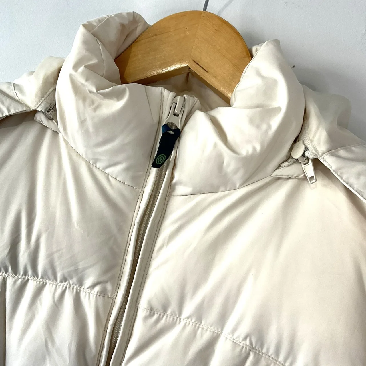 Outdoor Expedition Size 12 White Down Feather Hooded Windproof Puffer Vest — photo 3