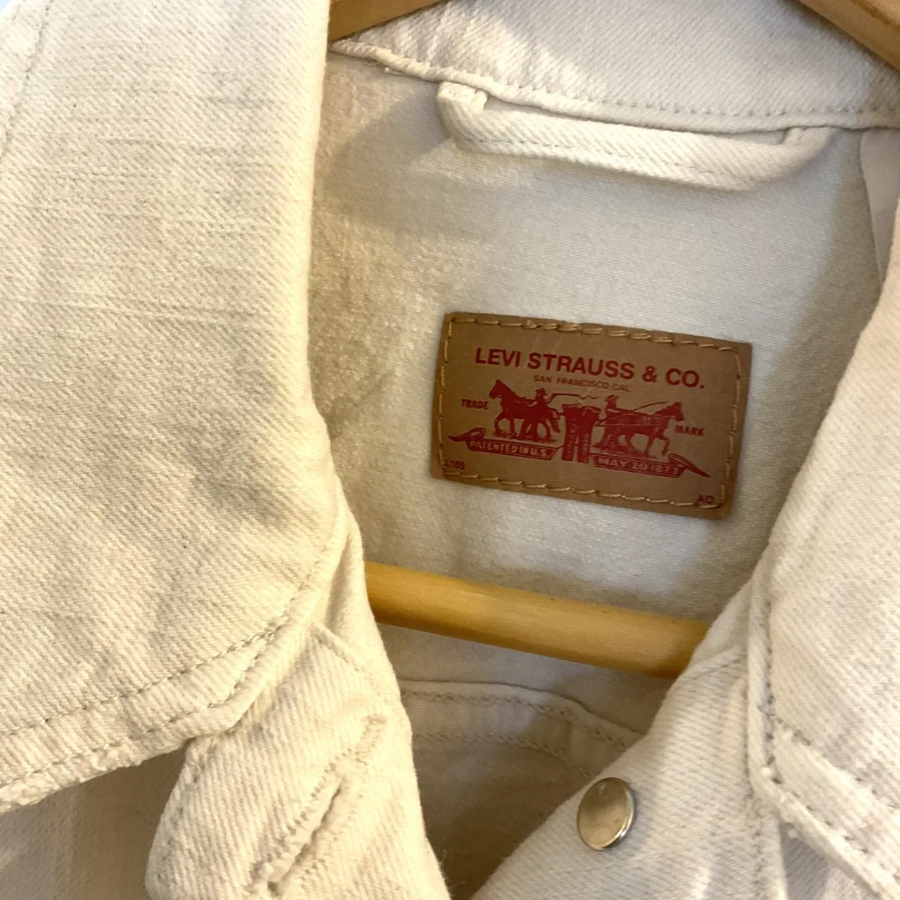 Levi's Shrunken Vtg Style '90s White Denim Cropped Cotton Trucker Vest Size M — photo 3