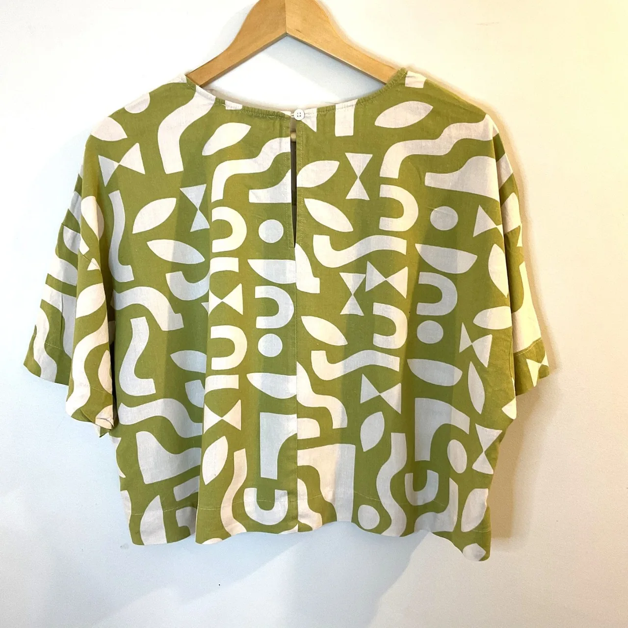 SPORTSGIRL Linen Blend Top Green White Abstract Pattern Cropped Boxy Shirt Size — photo 4