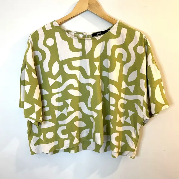 SPORTSGIRL Linen Blend Top Green White Abstract Pattern Cropped Boxy Shirt Size