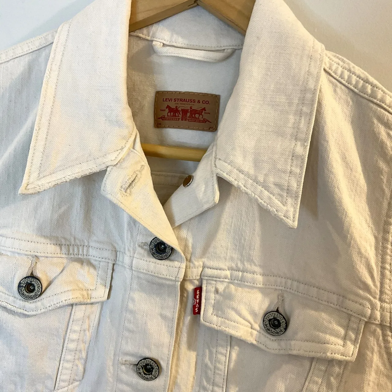 Levi's Shrunken Vtg Style '90s White Denim Cropped Cotton Trucker Vest Size M — photo 2