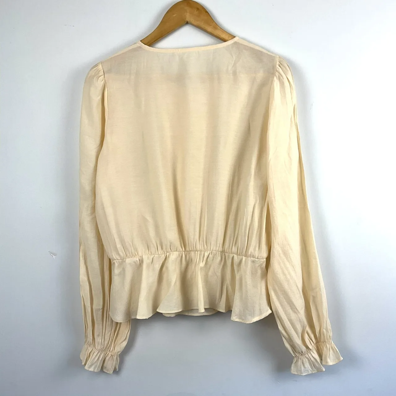 Showpo Vintage Inspired Cream Peplum Romantic Blouse Pleated Ruffle Front Sz 12 — photo 4