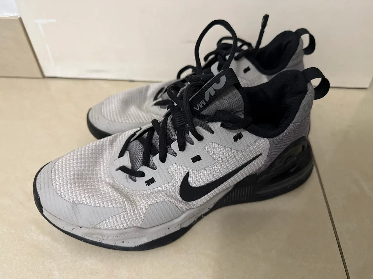 Shoes sizes 6,7,8,9 very good conditions, price for each, loafer $20 size 10 — photo 4