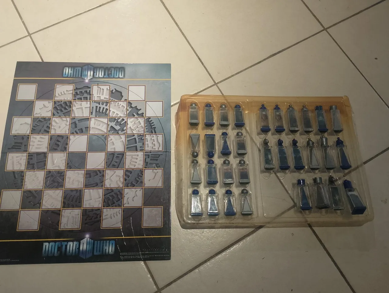 Doctor Who Chess - Brand New — photo 3
