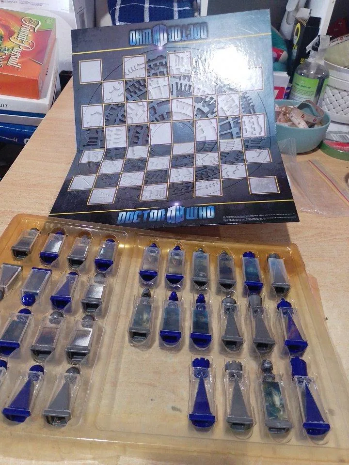 Doctor Who Chess - Brand New — photo 4