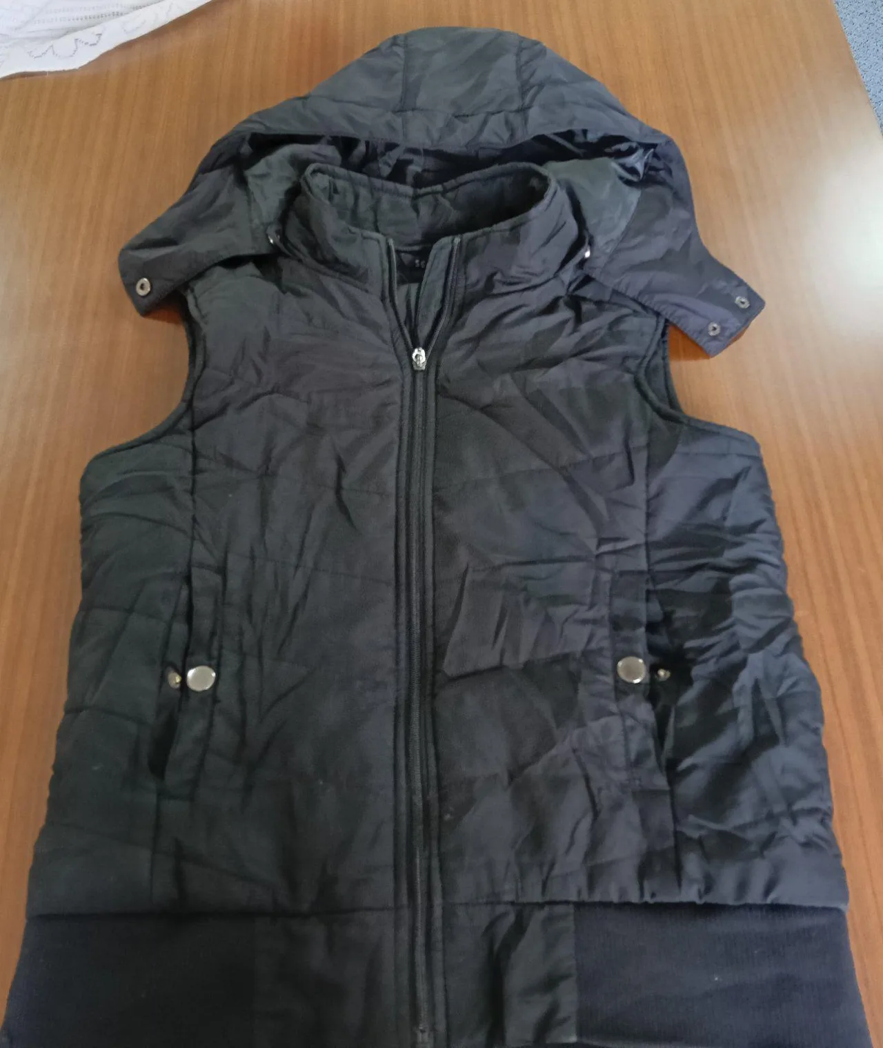 SERRA Women’s Black Hooded Puffer Vest Size M Sleeveless Full Zip Pockets – photo 5