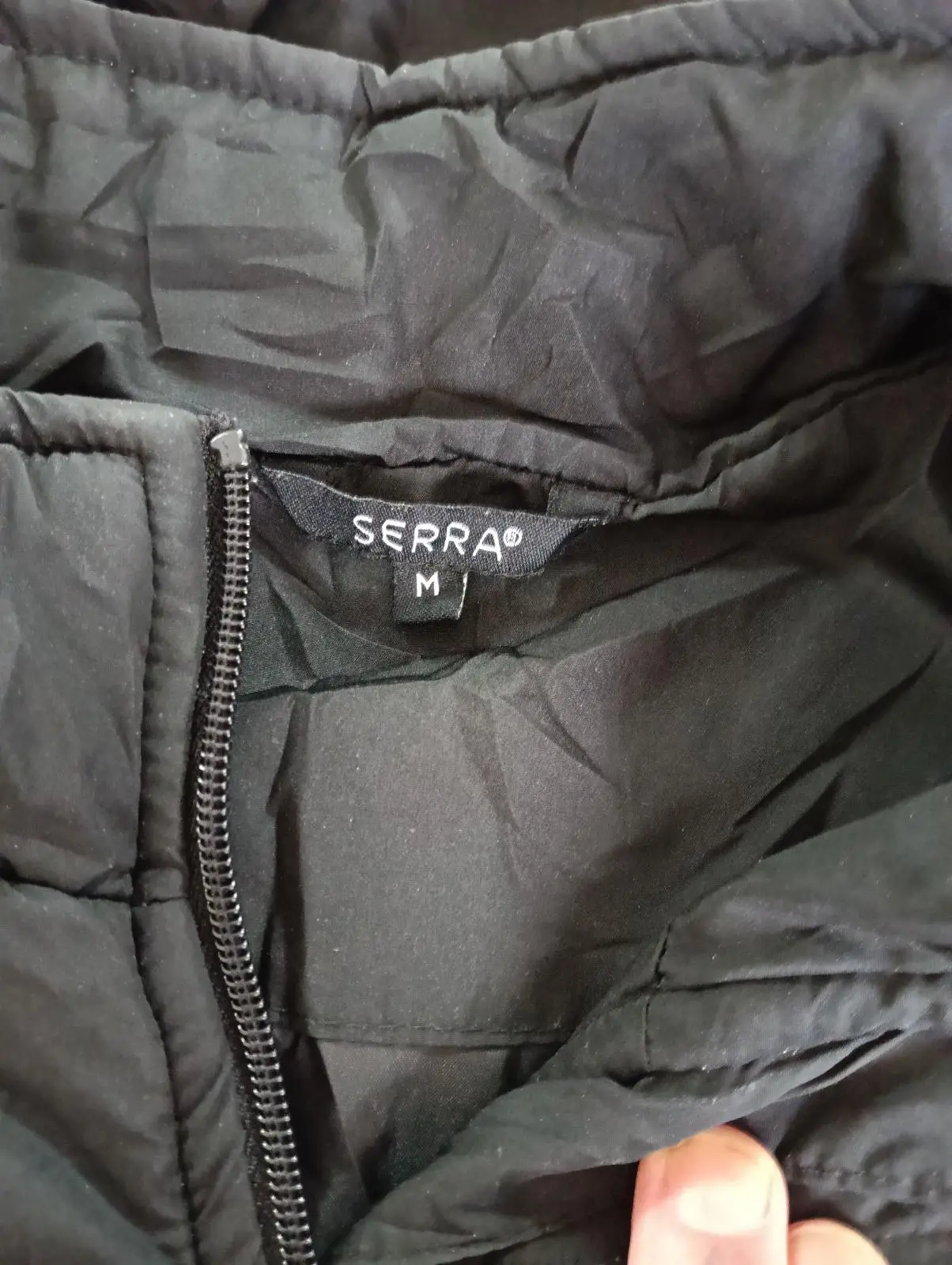 SERRA Women’s Black Hooded Puffer Vest Size M Sleeveless Full Zip Pockets – photo 8