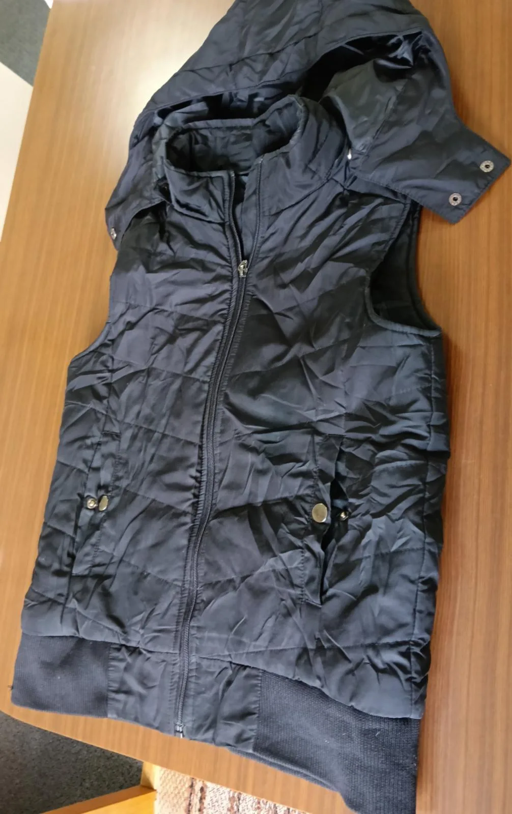 SERRA Women’s Black Hooded Puffer Vest Size M Sleeveless Full Zip Pockets – photo 10