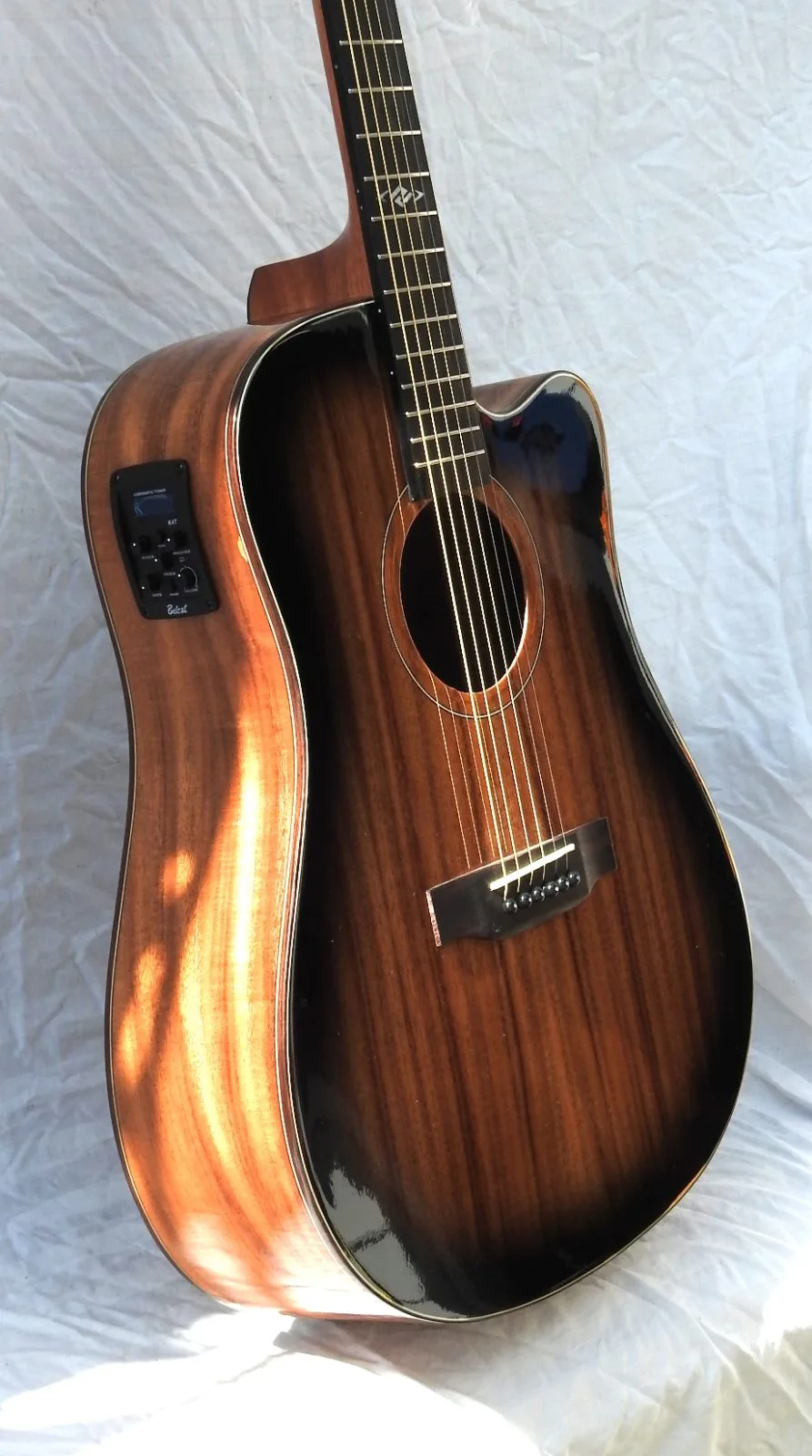 Ranch Full Size Acc/Elec Guitar Gloss Blackburst figured Mahogany – photo 4