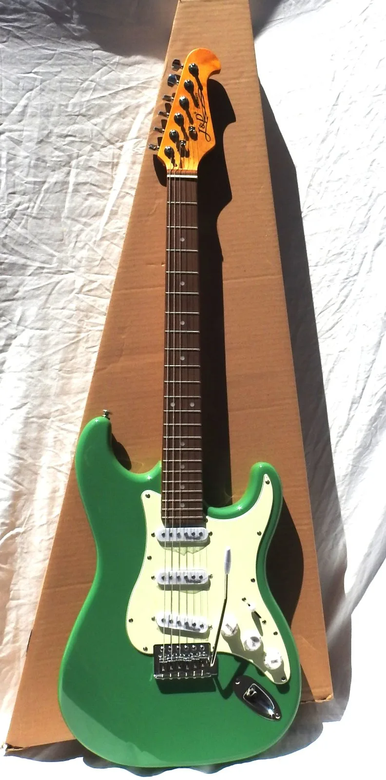 J&D Luthiers Traditional ST-Style Electric Guitar (Surf Green) – photo 2