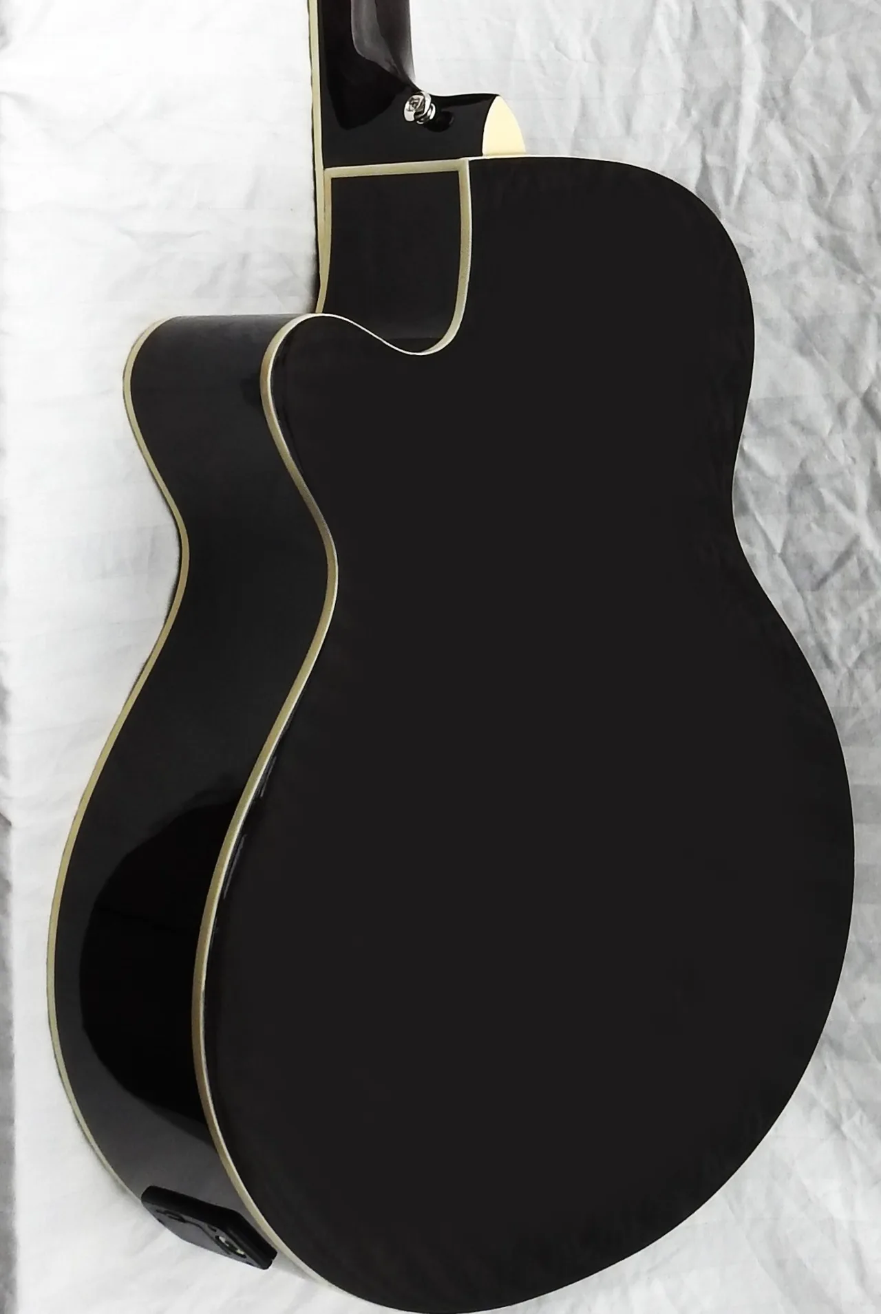 Martinez 41 Series Folk Size Cutaway Acoustic-Electric Guitar – photo 6