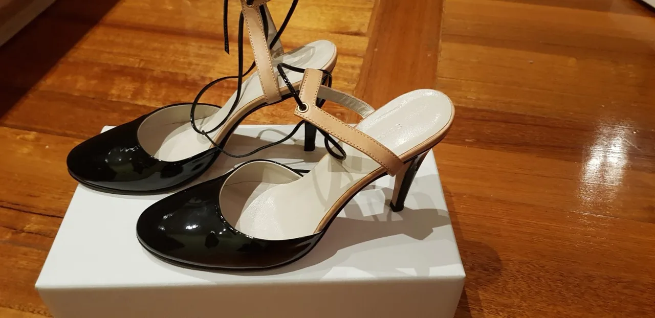 collection of ladies shoes — photo 4