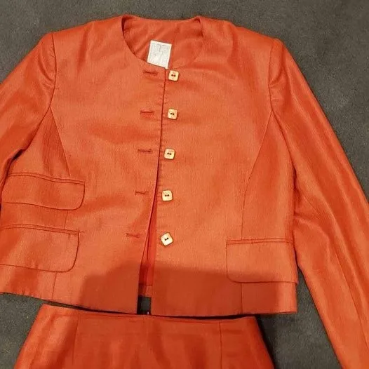Collection of ladies clothing — photo 3