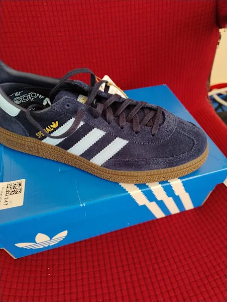 BRAND NEW in original box with receipt Adidas Handball Spezial — photo 2