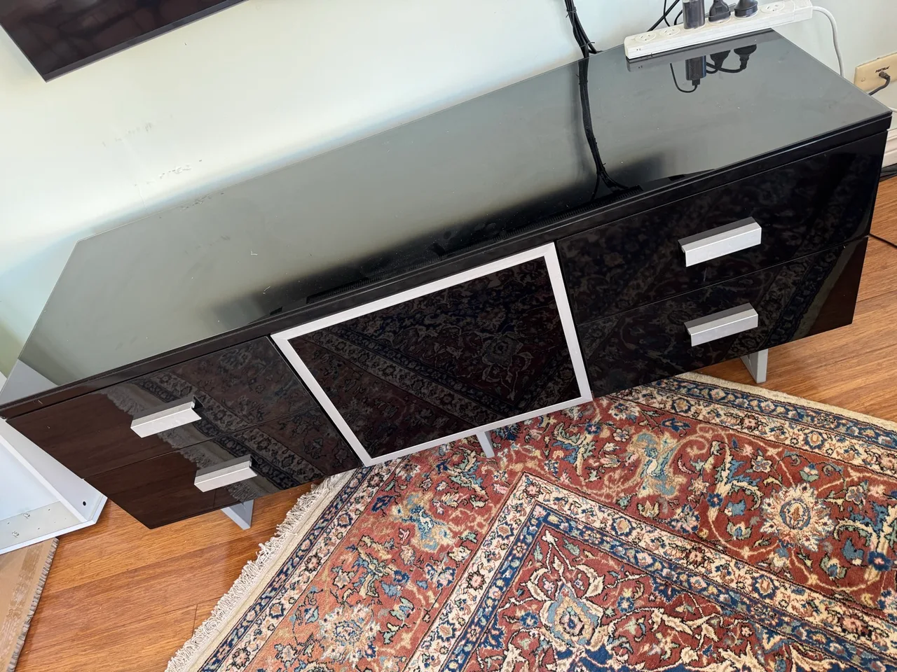 TV Unit Black Glass Top — photo 3