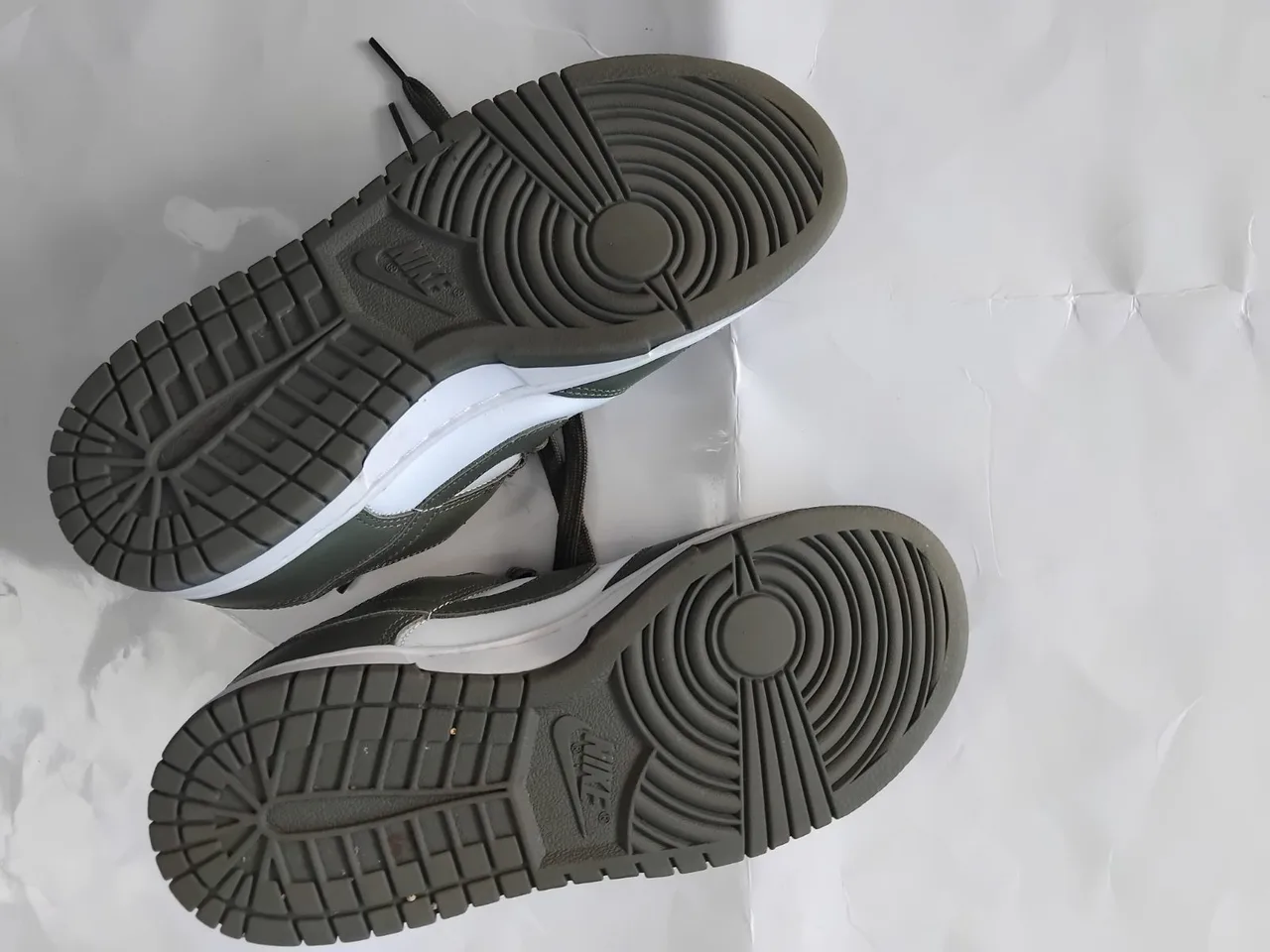 Woman sneaker — photo 2