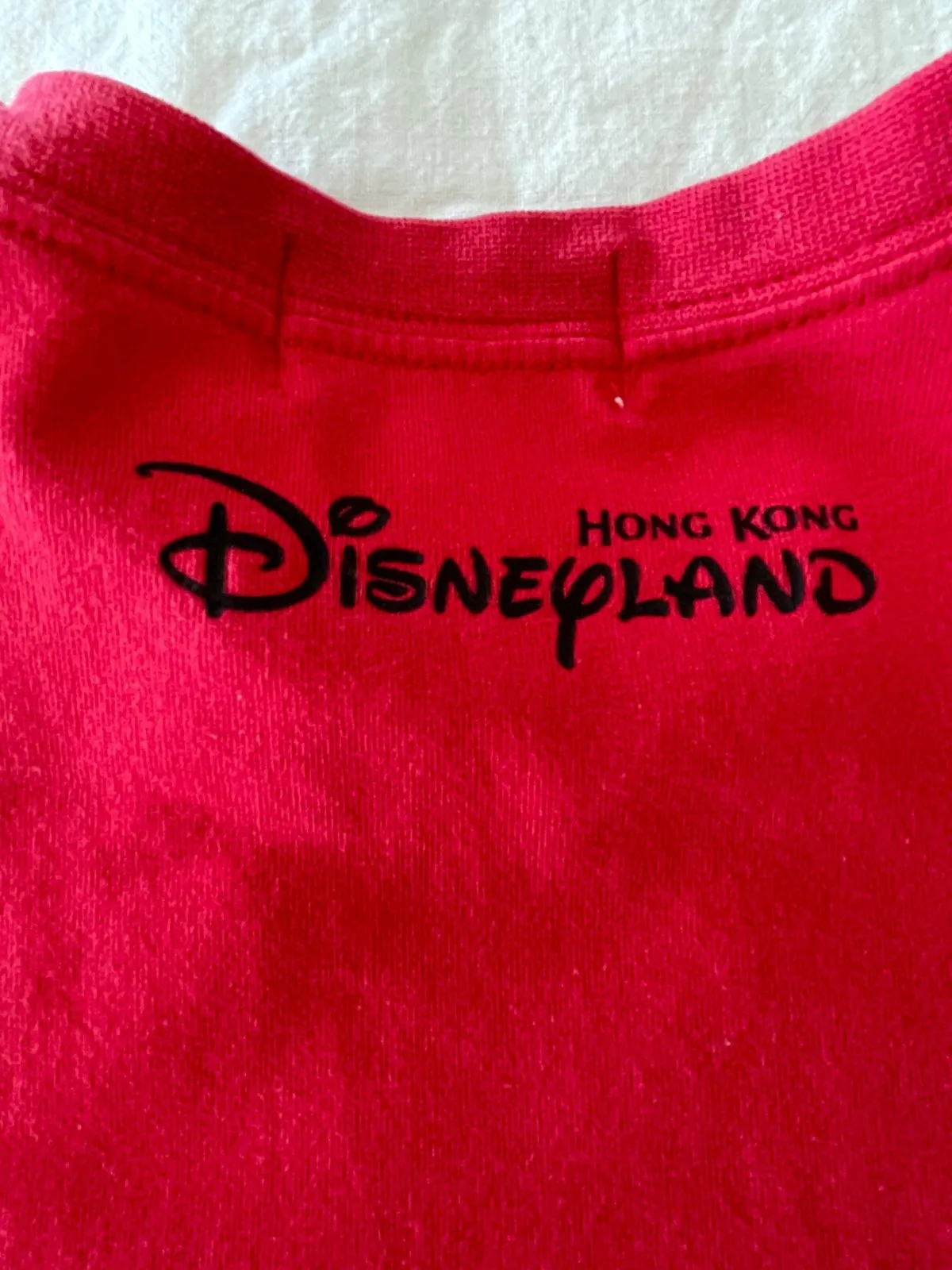 Disney Mickey Mouse Red Graphic T-Shirt Hong Kong Disneyland Size M – photo 4