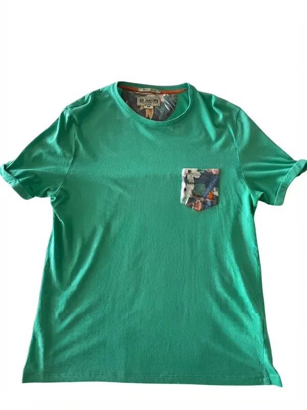 MCS Marlboro Classics Men's Green T-Shirt With Floral Pocket Size Large